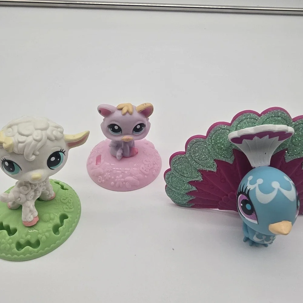 Lot of 4 Hasbro Littlest Pet Shop McDonalds Toys and‎ 1 LPS Peacock Bird